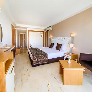 Double or Twin Room Garden View